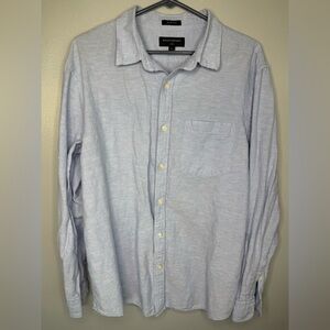 Banana Republic Linen “Slim Fit” Light Blue Casual Button Down Shirt